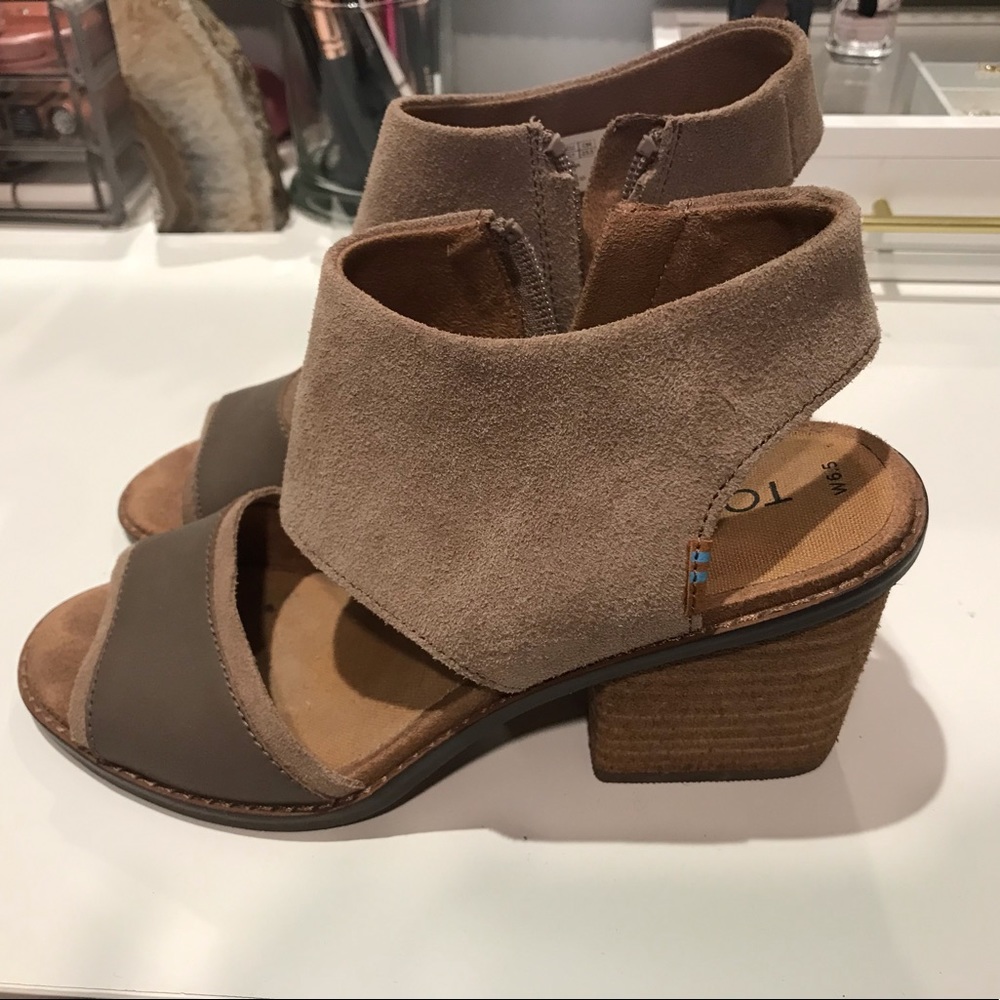 Toms heels